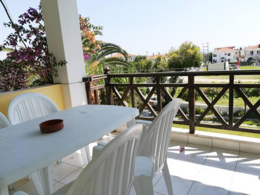 Melina Apartments Nikiti  Bagian luar foto