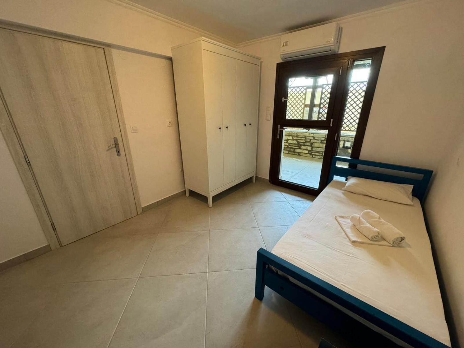 Melina Apartments Nikiti  Bagian luar foto