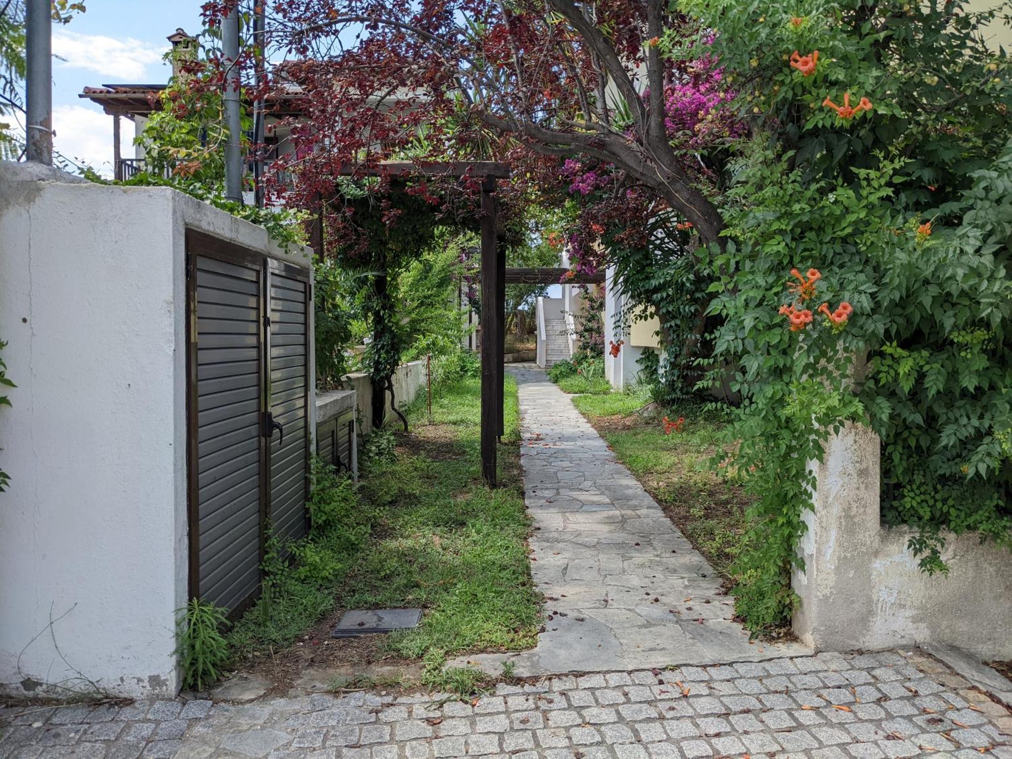 Melina Apartments Nikiti  Bagian luar foto