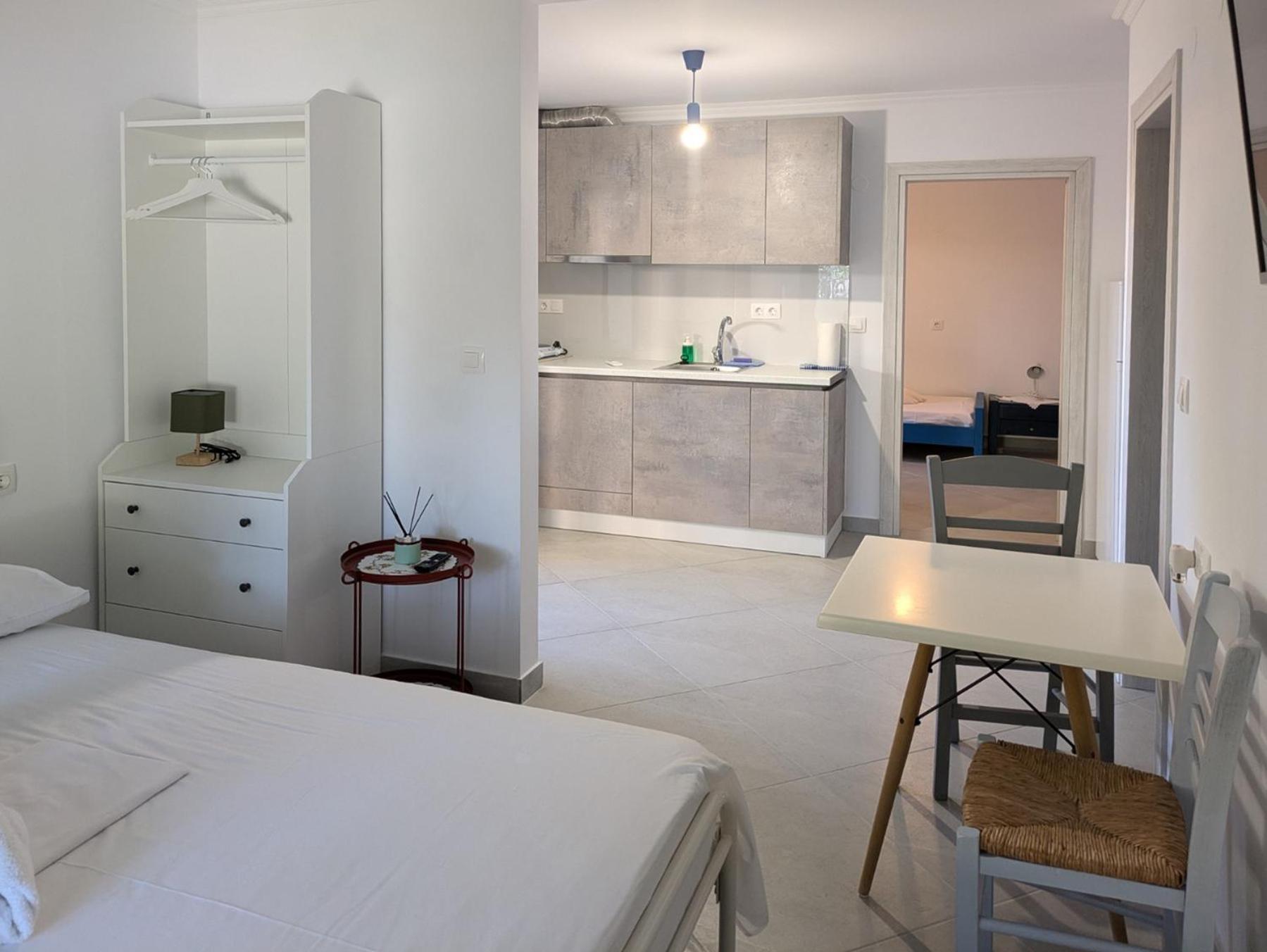 Melina Apartments Nikiti  Bagian luar foto
